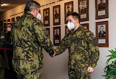 Vojáci, kteří zachránili lidské životy, byli generálem Opatou oceněni