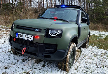 Policie získá nové vozy LR Defender 110, Dajbych je chce nabídnout i AČR