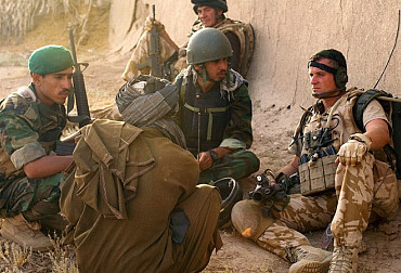 Pomoc afghánským tlumočníkům, kteří pracovali ve prospěch českých sil, byla schválena