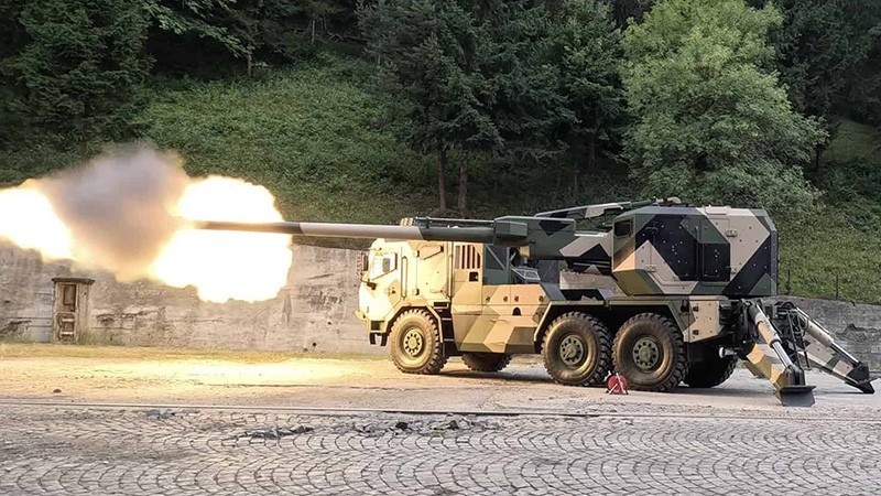 Prezident Slovenské republiky ocenil modernizaci armády i přínos obranného průmyslu
