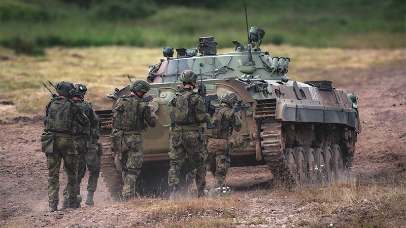 Výbor pro obranu řešil platy vojáků a význam českého obranného průmyslu