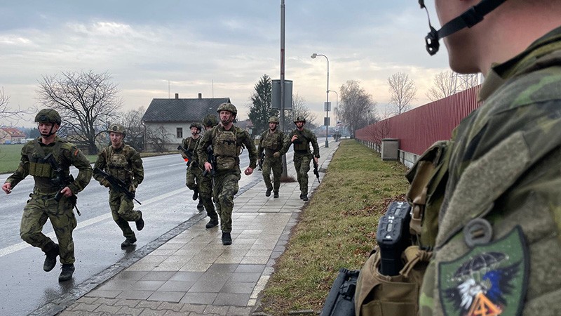První dny v realitě aneb začátek u 4. komanda 43. výsadkového pluku v Chrudimi