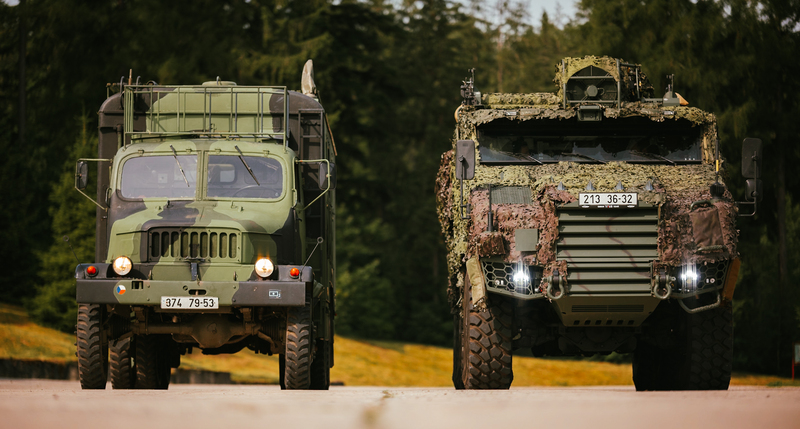 Foto: Obrněná vozidla TITUS MKPP (vpravo) komplexně nahradí veškeré platformy Praga PV3S (vlevo) | Vladimír Šandor