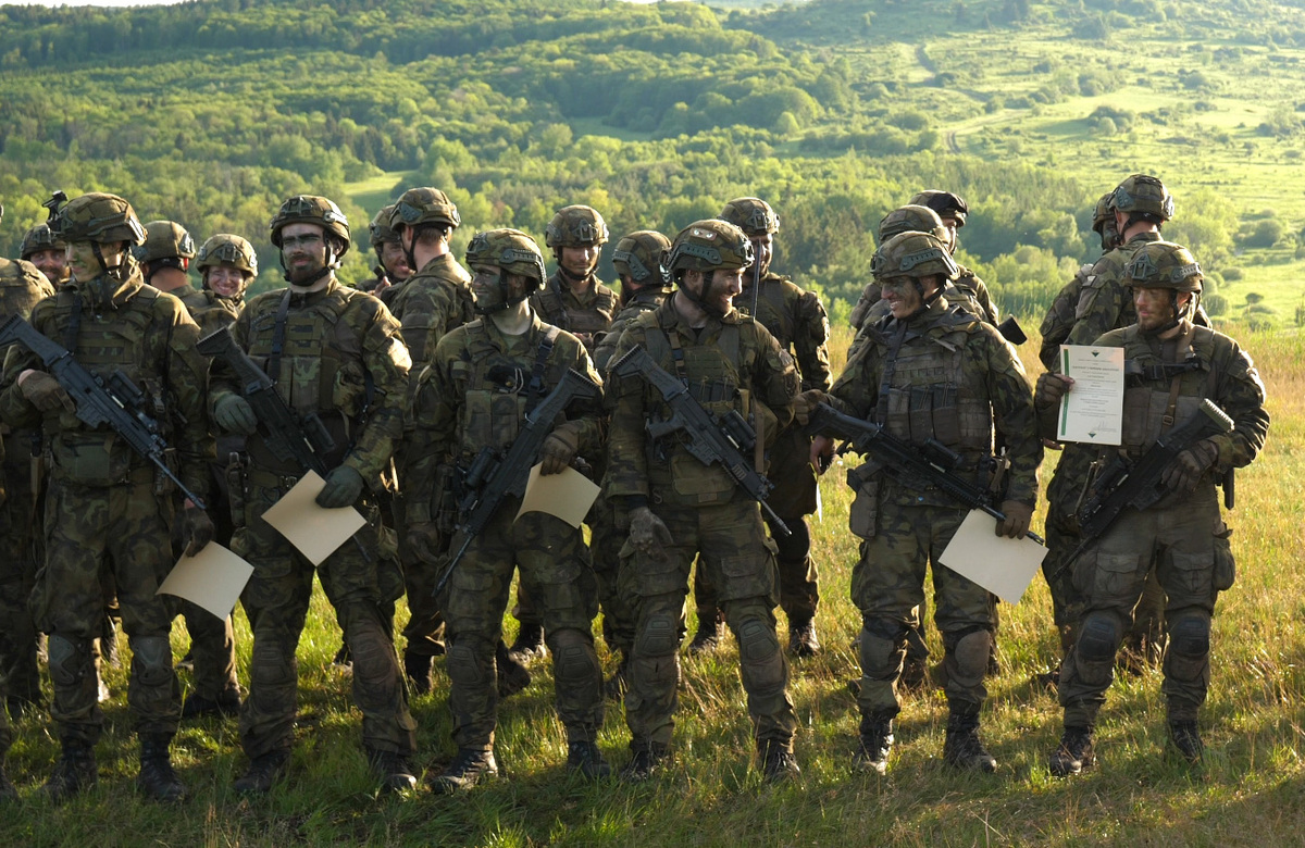 Foto: Absolventi Doškolovacího intenzivního výcviku u 4. brn | Lukáš Rojek / CZ DEFENCE