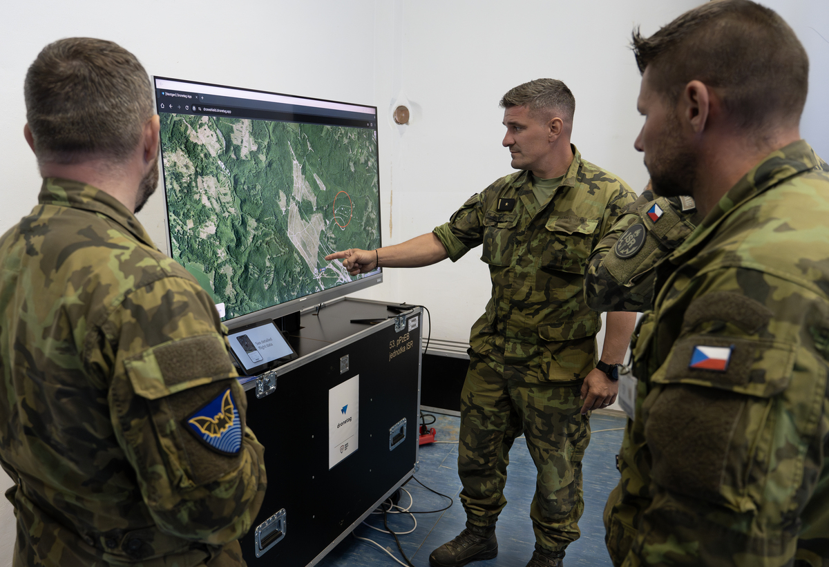 Foto: Vyhodnocení cvičení Drone Shield 2024 bude využito pro Armádu České republiky resp. pro bezpečnostní složky státu v rámci budoucího zavádění nových technologií a schopností | Michal Pivoňka / CZ DEFENCE