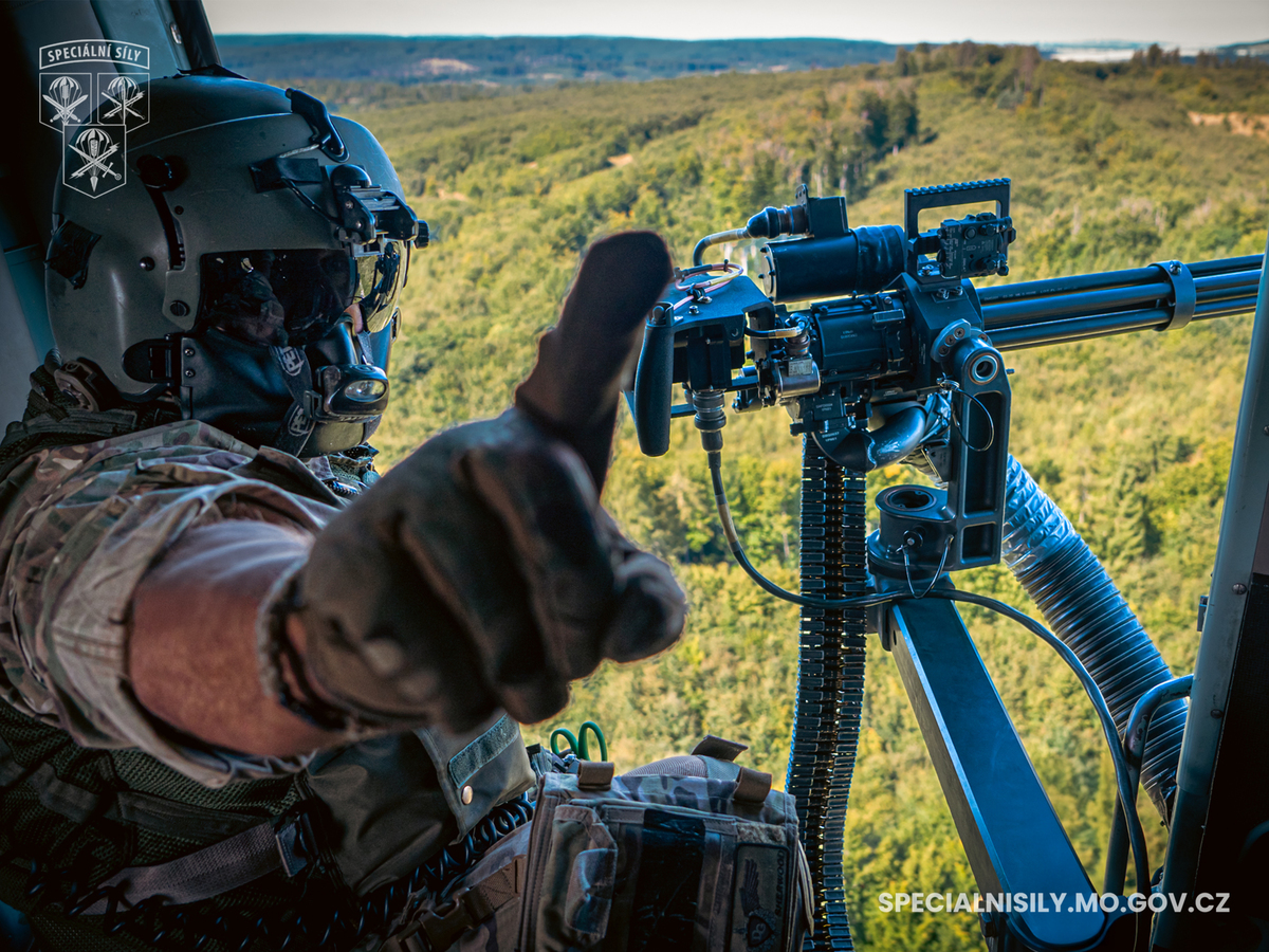 Foto: Autenticitu této akci dodala kombinace různých prostředků: UAV Scan Eagle a Puma nebo vrtulníky SOATU 22. zVrL | 601. skss