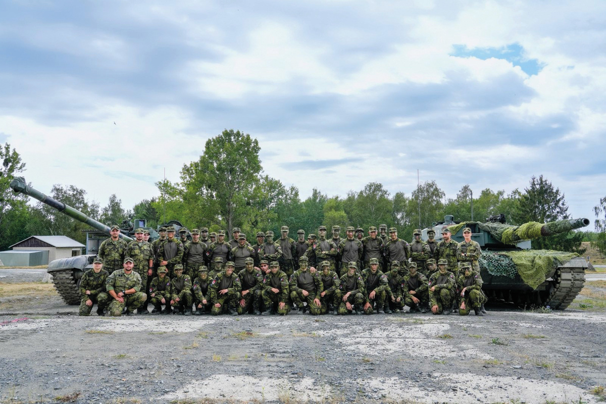 Foto: V rámci 7. mechanizované brigády byl výcvik situován do vojenského výcvikového prostoru Libavá, kam se přihlásilo a úspěšně bylo přijato 41 studentů. | 7. mb