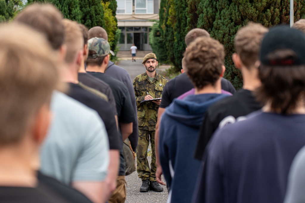 Foto: Zahájení dobrovolného vojenského cvičení pro studenty středních škol | prap. Michal Beran