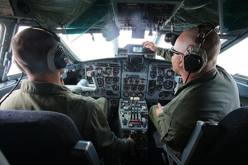 pilotni-kabina-letounu-jak-40-foto-kouba