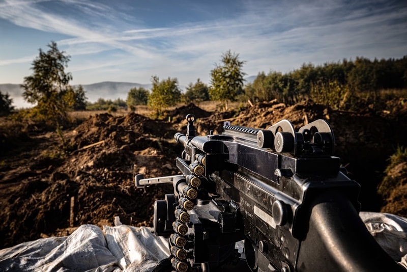 Foto: Soutěžící si vyzkoušeli střelbu z různých druhů zbraní | Lukáš Rojek / CZ DEFENCE