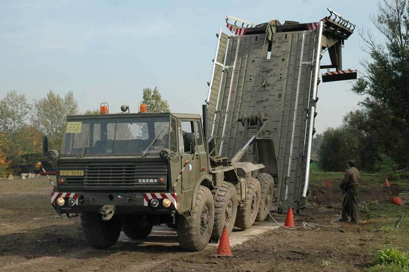 Foto: Armáda ČR dosud používá mostní automobily AM-50 | Ministerstvo obrany ČR