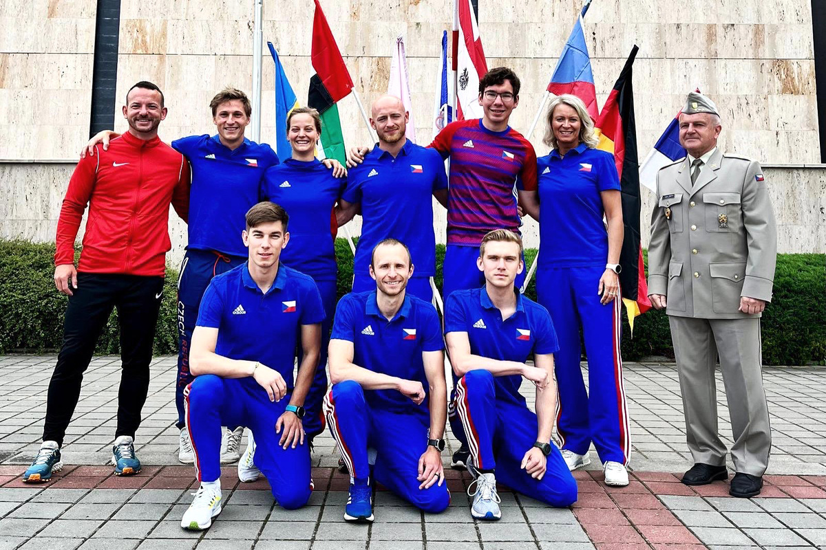 Foto: Skupinová fotografie českého armádního týmu | Vladimír Bezděk