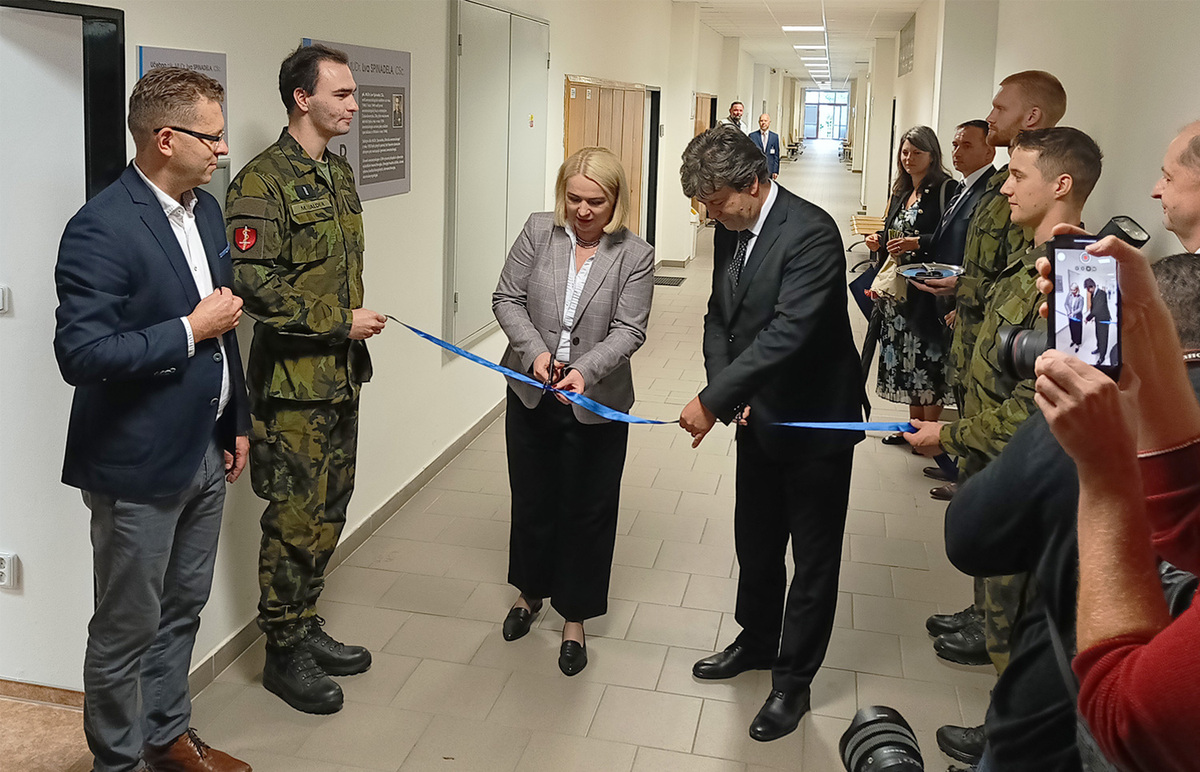 Foto: Jana Černochová se zúčastnila slavnostního otevření Centra bojové medicíny | Jan Zilvar / CZ DEFENCE