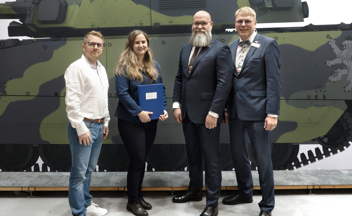 Foto: Setkání zástupců EVPÚ Defence a BAE Systems Hägglunds na veletrhu Future Forces Forum | Michal Pivoňka / CZ DEFENCE