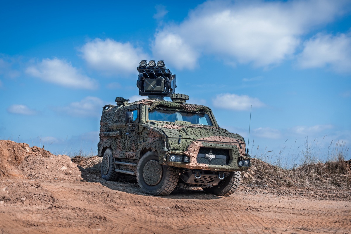 Foto: Bojové vozidlo MARS 4x4 s integrovaným protiletadlovým systémem RBS 70NG | SVOS
