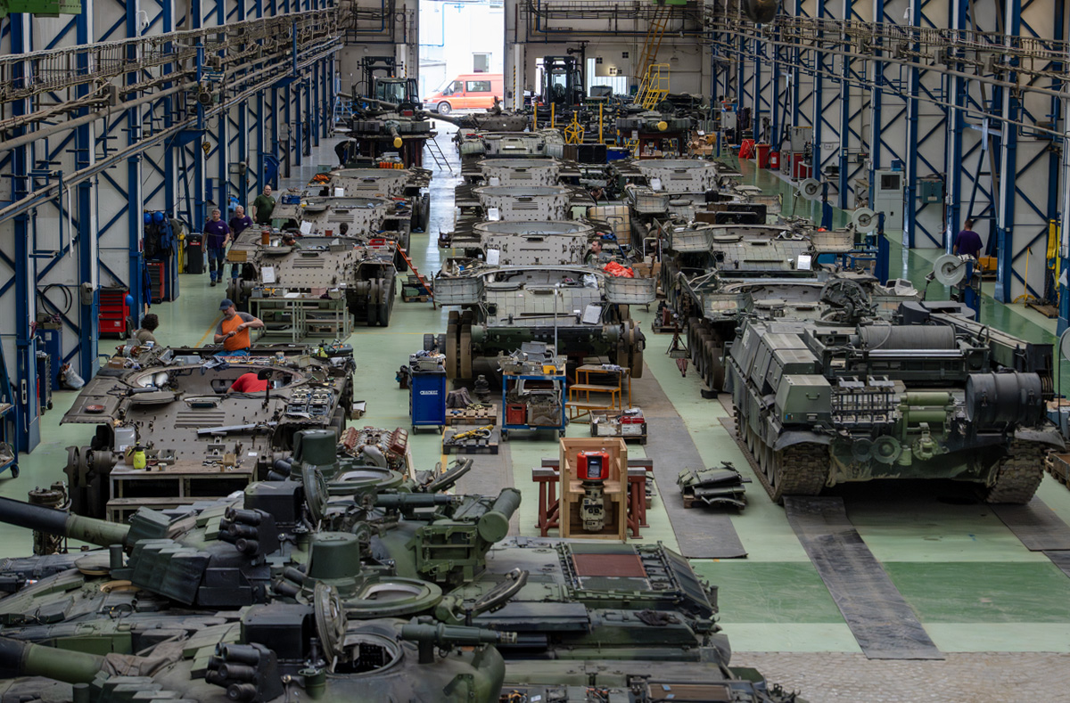 Foto: V Hale 6 vznikne hlavní montážní linka pro kompletaci pásových obrněnců CV90 | Michal Pivoňka / CZ DEFENCE