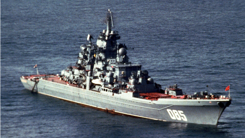 Foto: „Admirál Nachimov“ v&nbsp;roce 1991 pod jménem „Kalinin“, před modernizací | US&nbsp;Navy / Public domain
