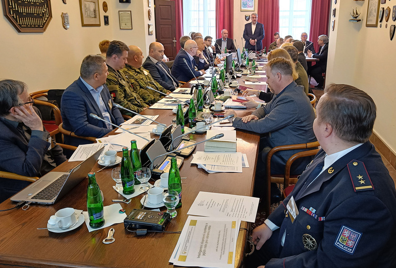 Foto: V poslanecké sněmovně se ve středu 27. března konal odborný seminář s názvem „Inteligentní dopravní systémy a jejich role pro obranu státu“ | Jan Zilvar | CZ DEFENCE