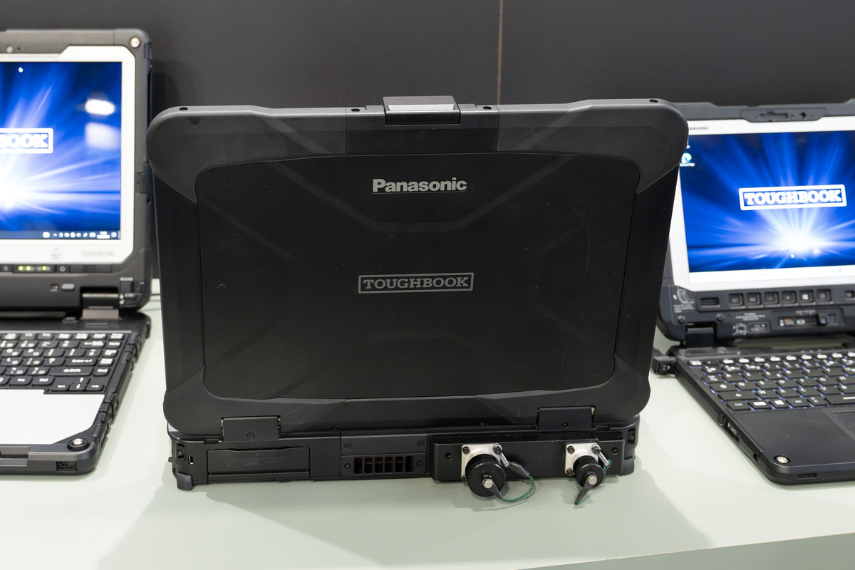Foto: Zařízení Toughbook lze také vybavit bezpečnými jednotkami schválenými NATO nebo jednotkami pro šifrování dat | Michal Pivoňka / CZ DEFENCE