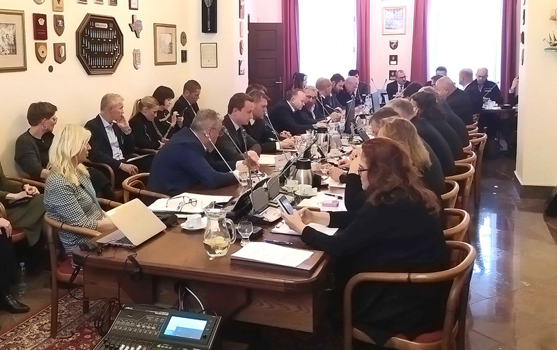 Foto: Ve čtvrtek výbor pro bezpečnost mimo jiné projednal Sněmovní tisk 465 Vl.n.z o zbraních a střelivu - EU | CZ DEFENCE