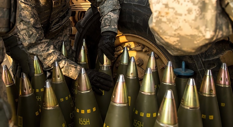 Foto: Sklady zbraní a munice spojenců NATO se podle varování představitelů Aliance kvůli vojenské pomoci Ukrajině téměř vyprázdnily. | (ilustrační foto) | U.S. Army 