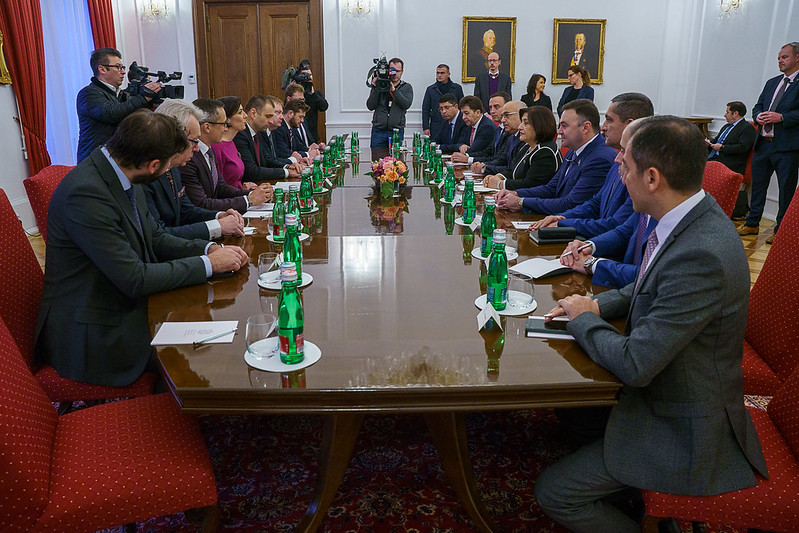 Foto: Předsedkyně Sněmovny jednala s předsedkyní ázerbajdžánského parlamentu o spolupráci v energetice | PSP ČR