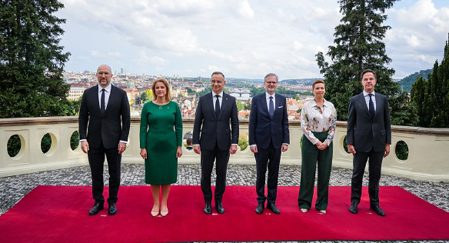 Foto: Lídři ČR, Polska, Dánska, Lotyšska a Nizozemska se v Praze shodli na další vojenské podpoře Ukrajiny | Vláda ČR