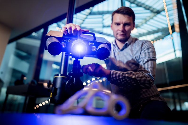 Foto: Vývoj nových technologií se řítí vpřed vysokým tempem a kdo s ním neudrží krok, brzy v novém světě neobstojí. | AOBP