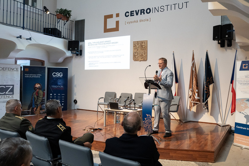 Foto: Průvodcem konference byl Senior Fellow PCTR Daniel Koštoval | Michal Pivoňka / CZ DEFENCE
