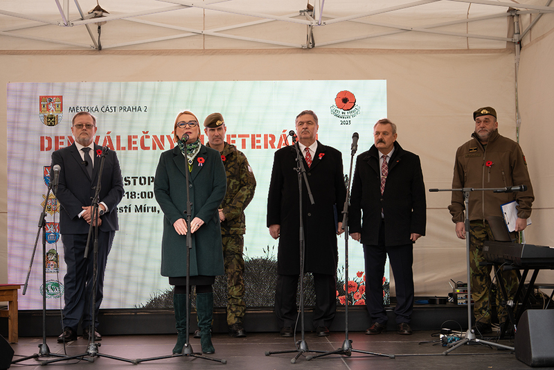 Foto: Ministryně obrany ve své řeči připomněla, že výdaje na modernizaci naší armády nejsou žádným plýtváním a Armádě ČR se dnes konečně dává to, co měla mít už dávno. | Michal Pivoňka / CZ DEFENCE