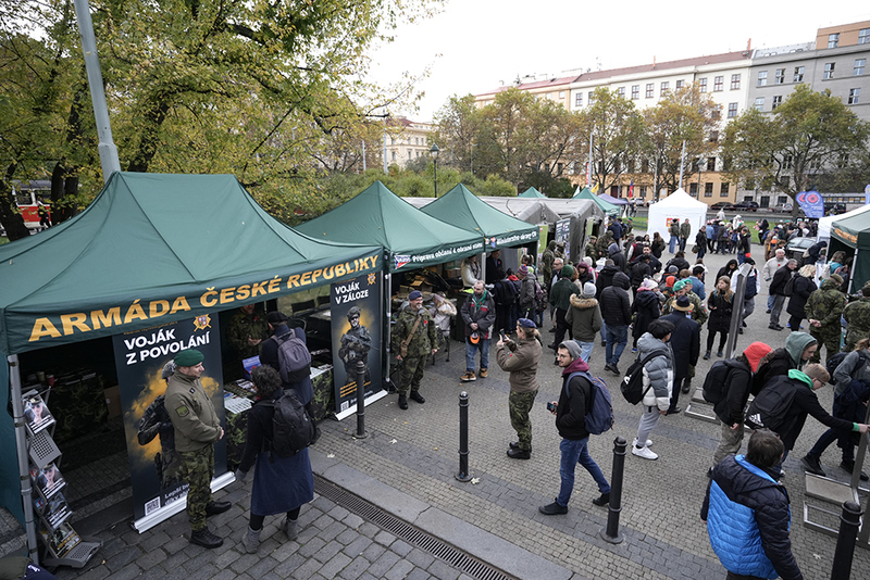Foto: Den válečných veteránů na náměstí Míru | Michal Pivoňka / CZ DEFENCE