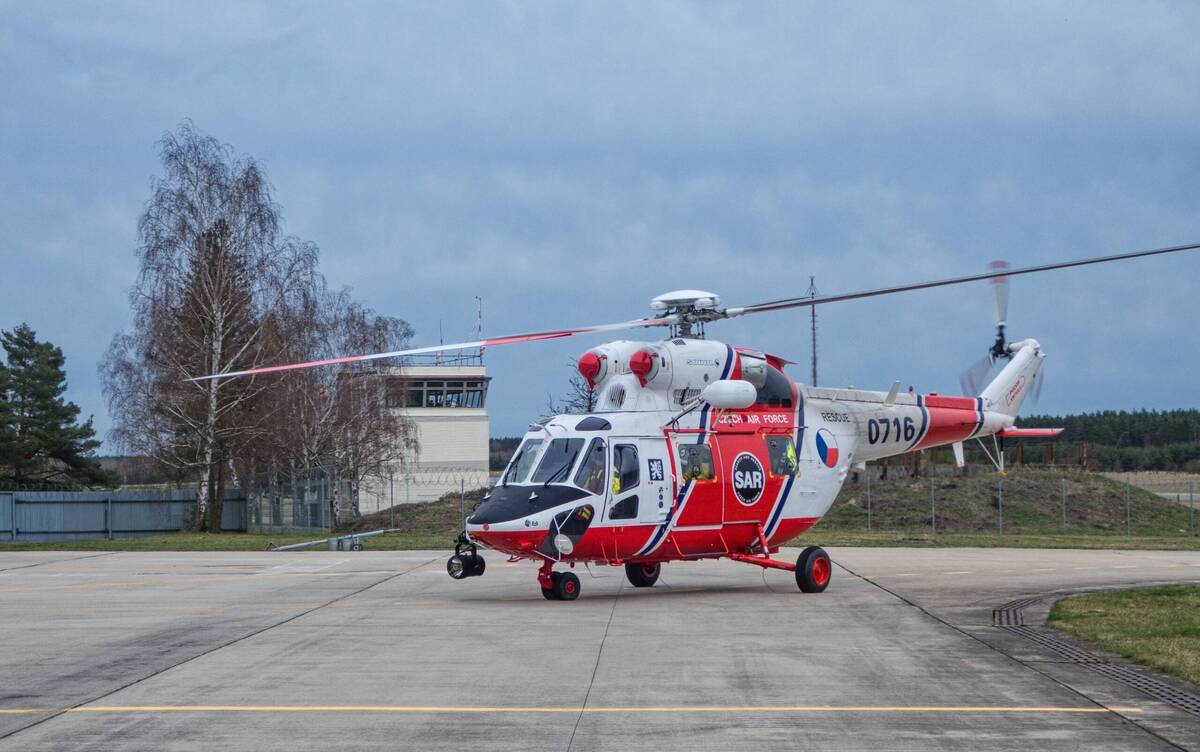 Foto: I nadále budou z letiště fungovat letecká záchranná služba, kterou provozuje Armáda České republiky, nebo uživatelé z řad aeroklubů. | Michal Krechowski