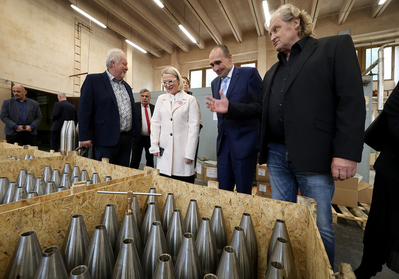Foto: Ministryně obrany navštívila společnost STV GROUP v Poličce | Jan Schejbal / MO ČR
