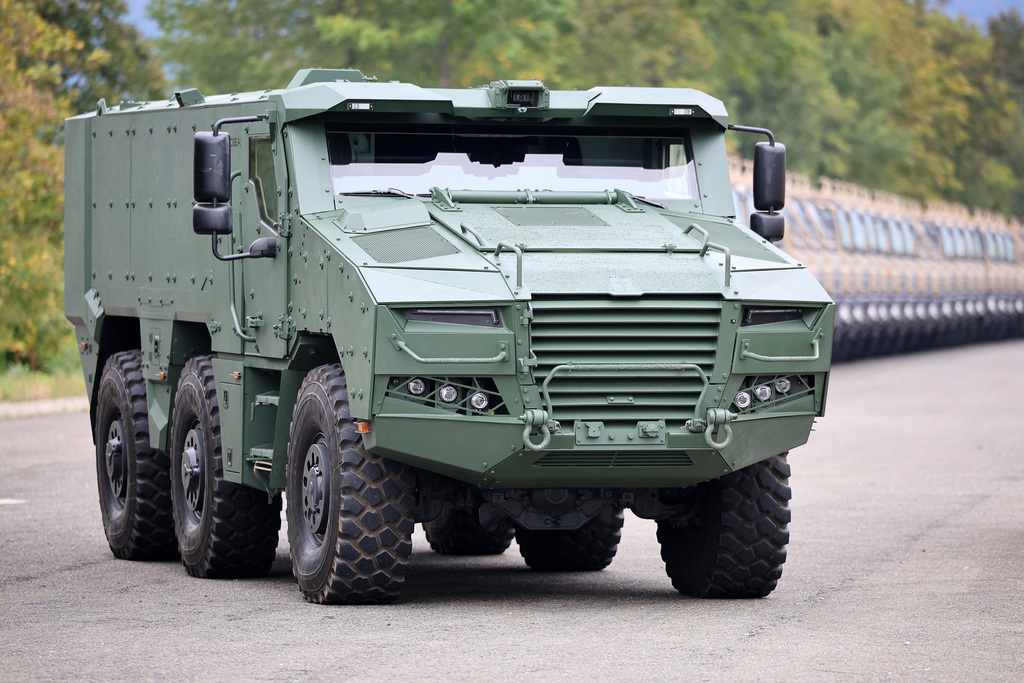 Foto: Součástí prezentace portfolia společnosti Tatra Defence Vehicle byl i nový obrněný vůz TADEAS | Jan Schejbal