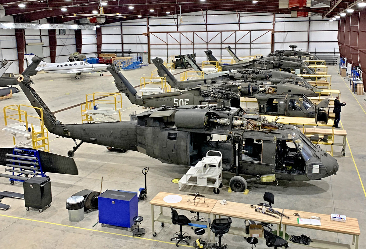 Foto: Český holding oživuje a modernizuje známé vrtulníky Black Hawk | Helicopter Alliance