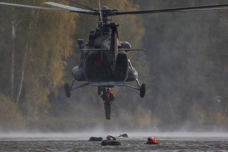 Zasazení do vody vrtulníkem