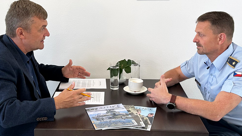 Foto: V tomto díle našeho diskusního pořadu CZ DIALOGY jsme si popovídali se zástupcem ředitele Sekce rozvoje sil Ministerstva obrany ČR brig. gen. Jaroslavem Míkou | Michal Pivoňka / CZ DEFENCE