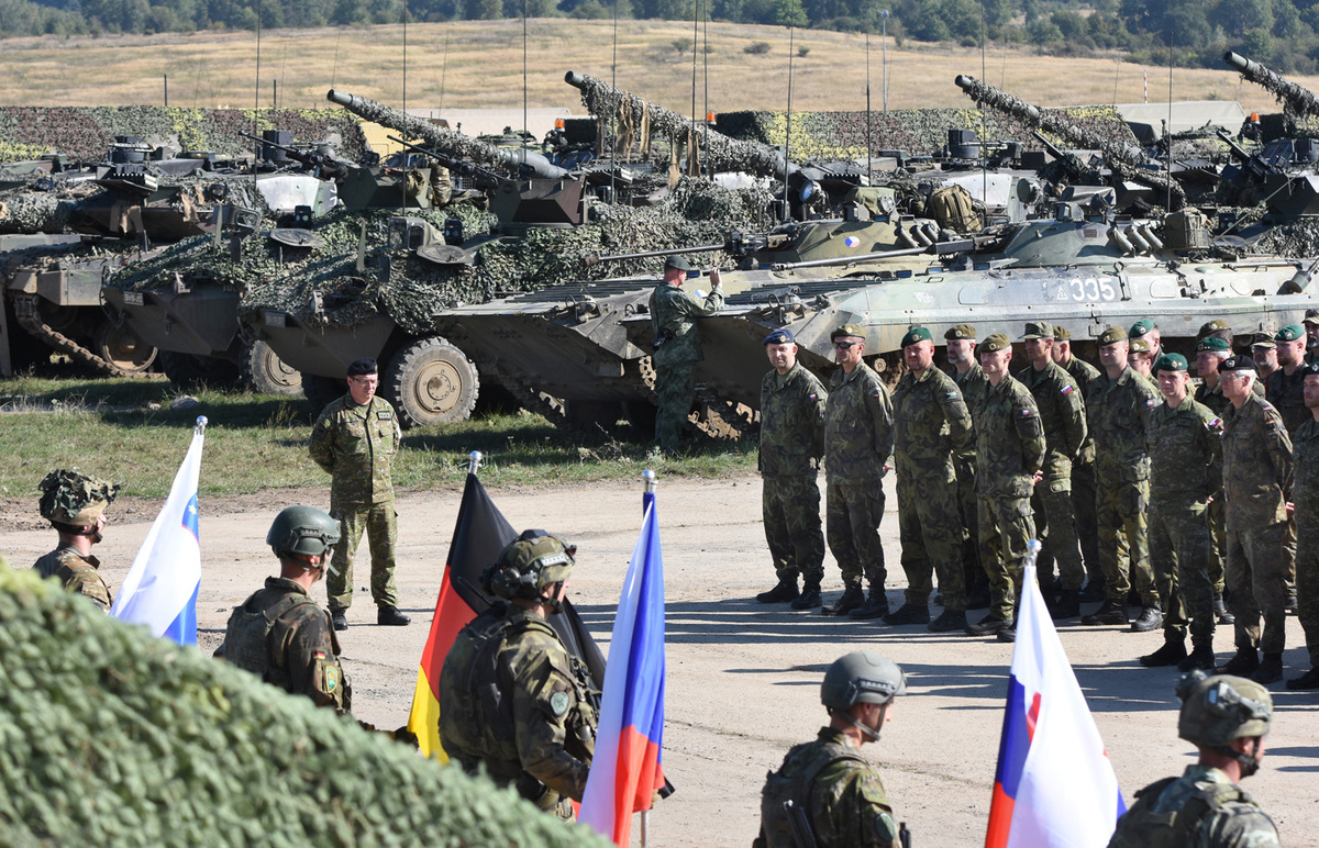 Foto: NATO výrazně navyšuje požadavky na schopnosti a kapacity u všech aliančních států | MN BG SVK