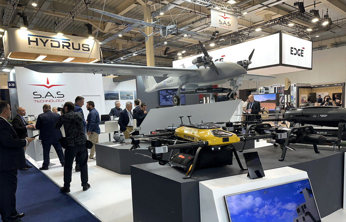 Foto: Na veletrhu se prezentovala široká škála autonomních systémů (UAV, UGV, USV, UUV) | Jan Zilvar / CZ DEFENCE