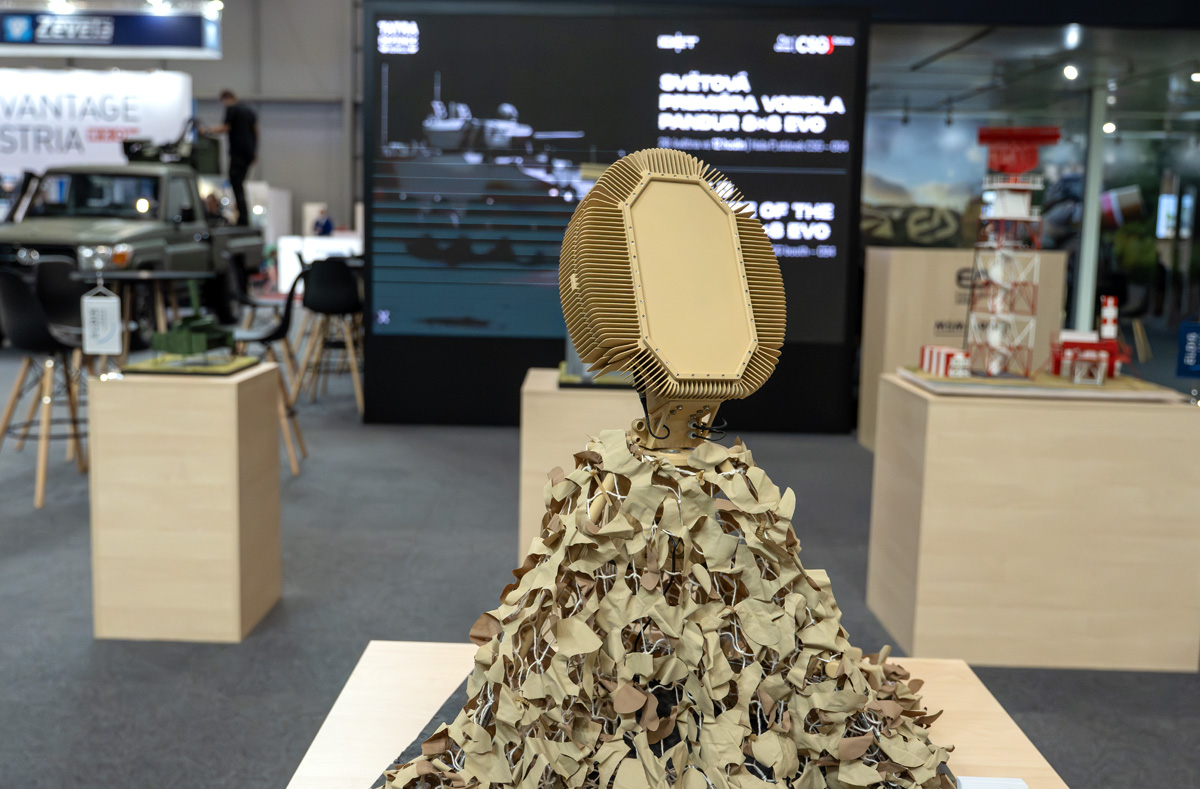 Foto: Model 3D radaru pro detekci a sledování pozemních a nízkoletících cílů ReGuard od společnosti Retia | Michal Pivoňka / CZ DEFENCE
