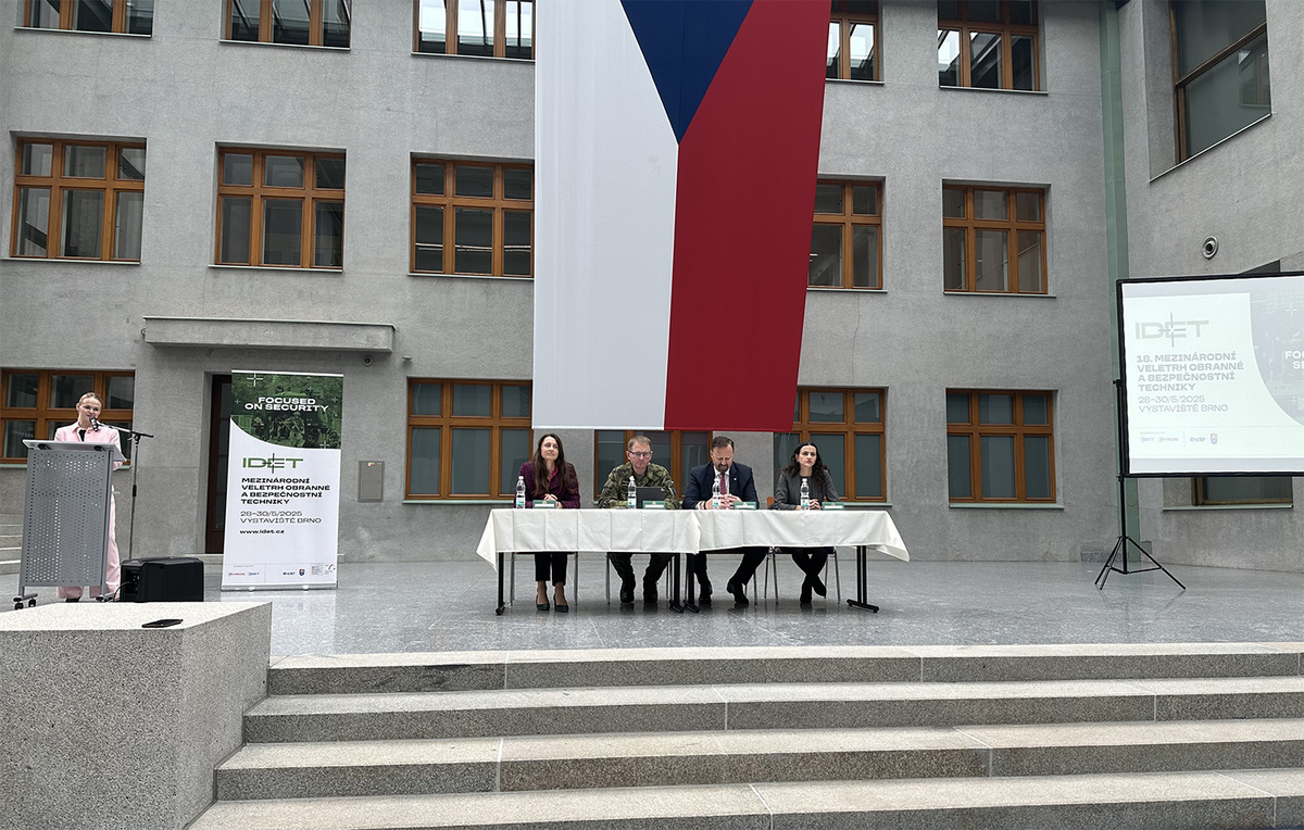 Foto: V prostorách dvorany Armádního muzea na Žižkově se včera uskutečnila tisková konference před blížícím se 18. ročníkem veletrhu IDET | Jan Zilvar / CZ DEFENCE